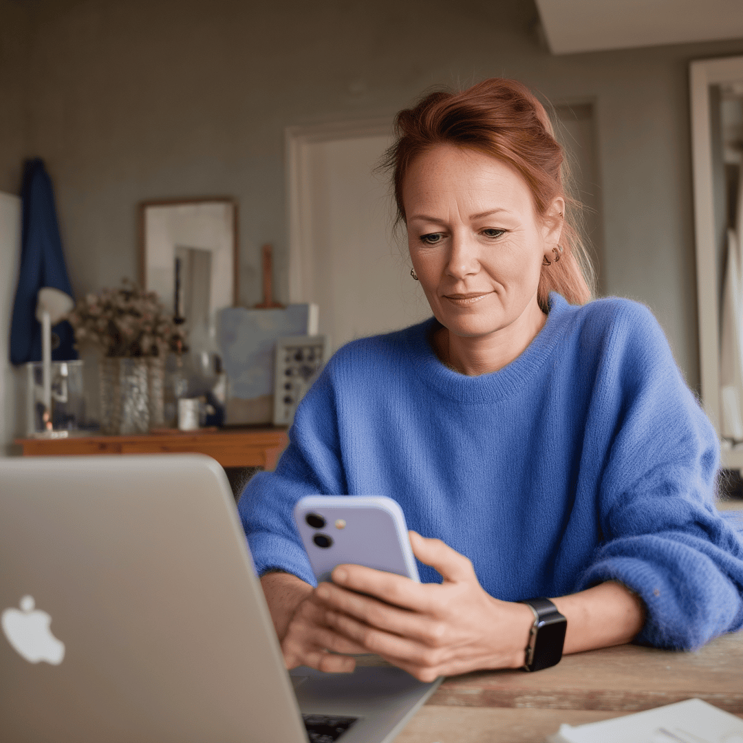 fiscfree_Een_realistische_fotogenieke_setting_van_een_vrouw_1080x1080