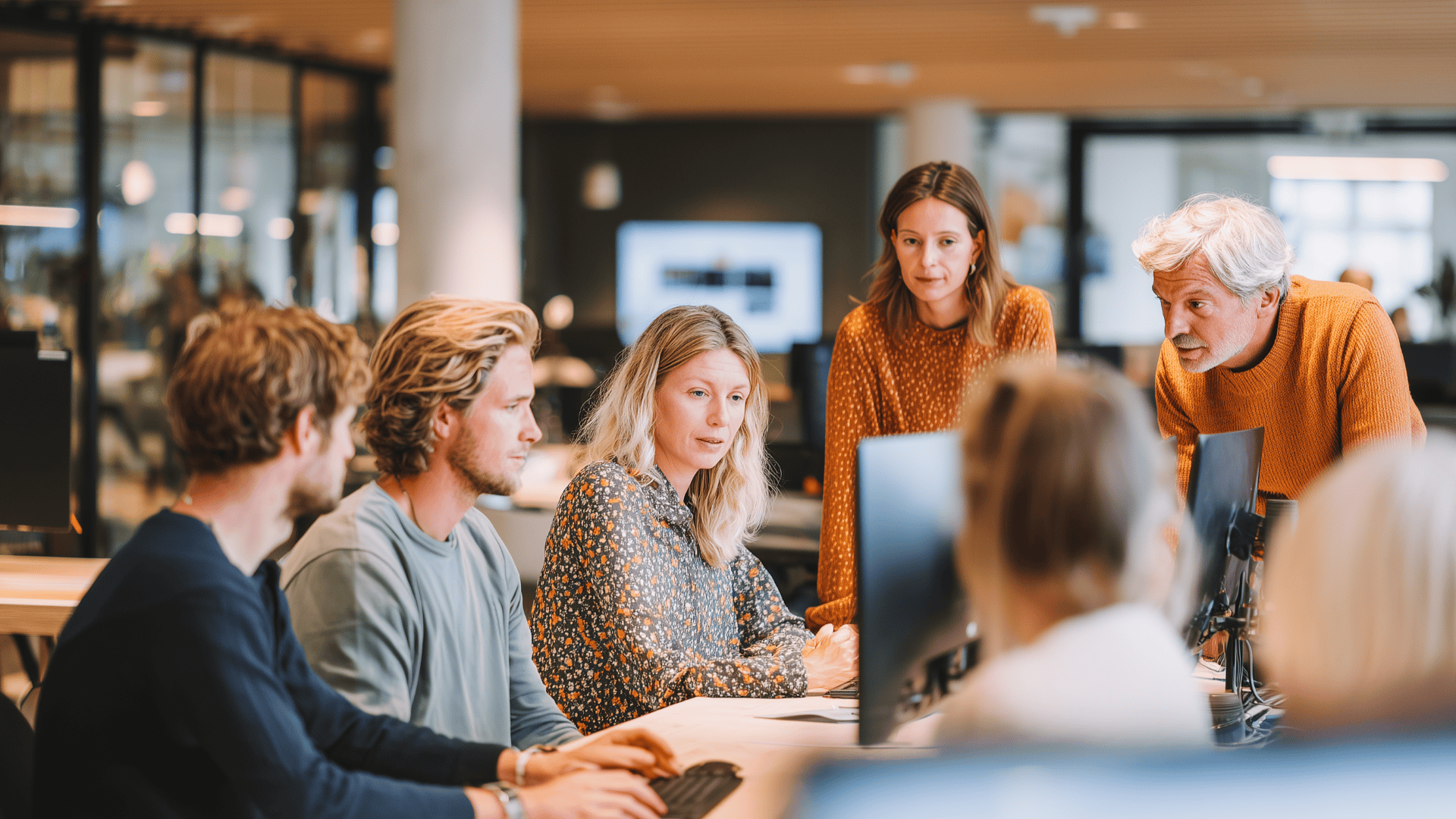 fiscfree_a_diverse_group_of_Dutch_employees_men_and_women